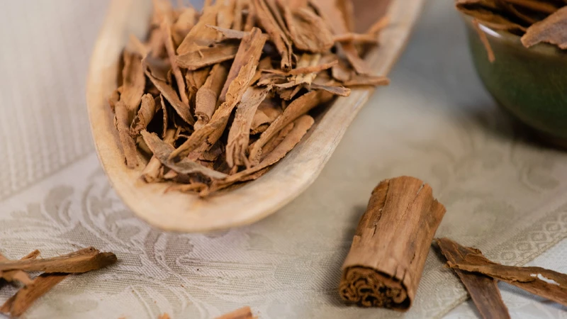 دارچین سیگاری یا دارچین شکسته